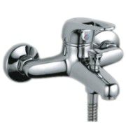 Single lever bath mixer